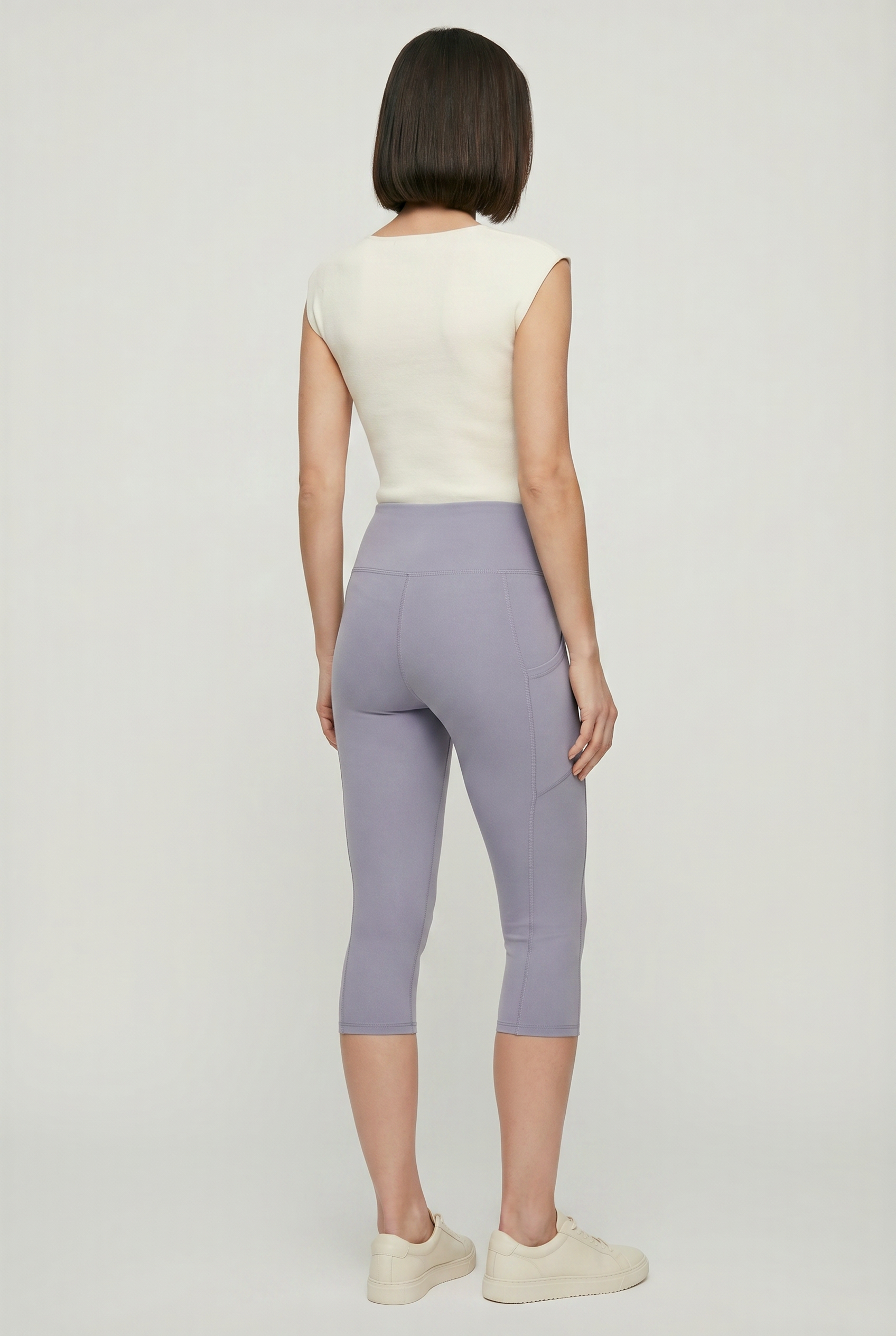 oolala Capri Solid Capri with Pockets 🦋 oolala ButterflySoft™ | Solid Capri with Pockets Women's Leggings#color_soft-lavender